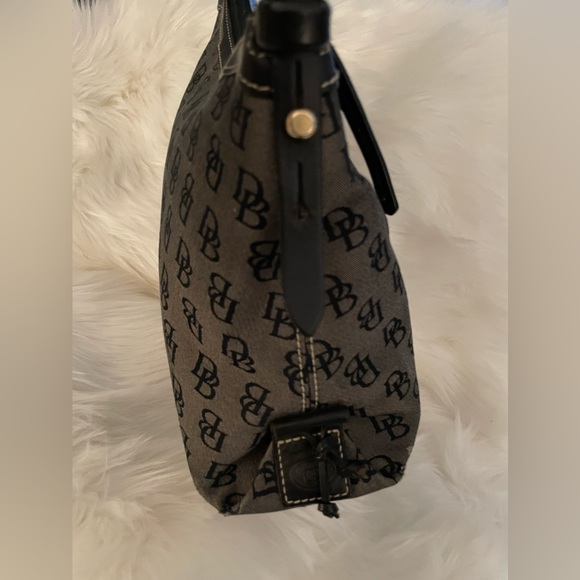 Dooney & Bourke with authenticity papers - Picture 13 of 15